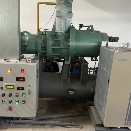 Cụm trục vít Kobelco inverter cấp đông 